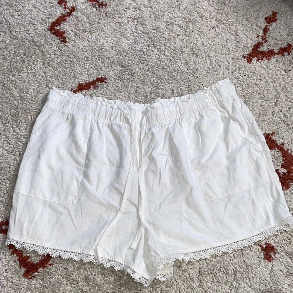 NWOT- Time & Tru- Sz XXL- White Linen Eyelet Elastic Shorts- With Pockets